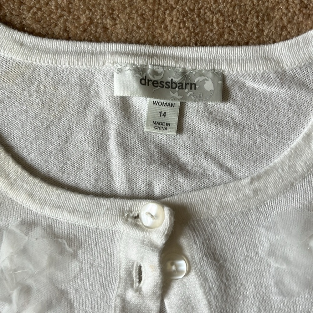 Ladies short sleeve button up sweater, sz.14, toile flowers on front! 100%cotton - Picture 3 of 5